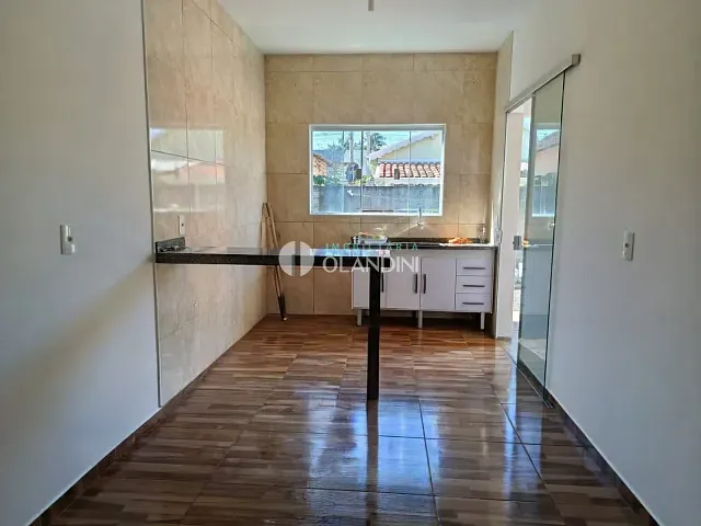 Casa com 76m² 2 quartos e 1 banheiro, para alugar, no bairro Vila Queiroz em Artur Nogueira