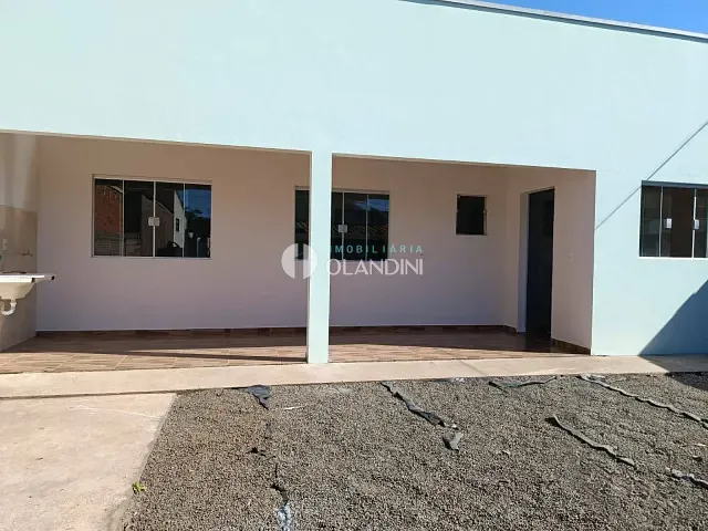 Casa com 76m² 2 quartos e 1 banheiro, para alugar, no bairro Vila Queiroz em Artur Nogueira