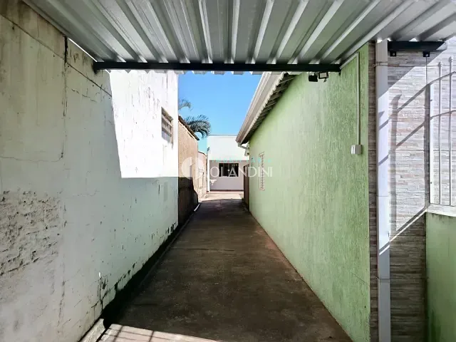 Casa com 76m² 2 quartos e 1 banheiro, para alugar, no bairro Vila Queiroz em Artur Nogueira