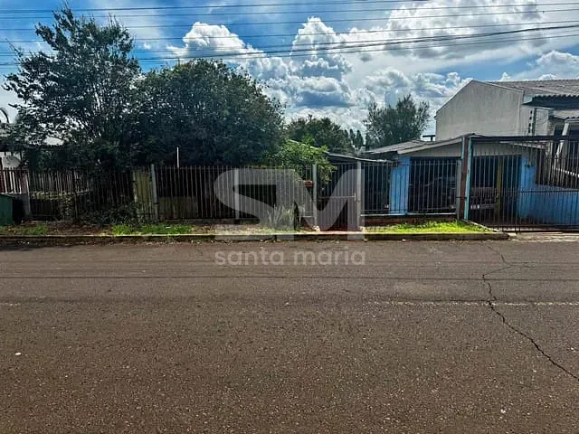 Casa com 100m² 2 quartos e 1 banheiro, à venda, no bairro SAIC em Chapecó