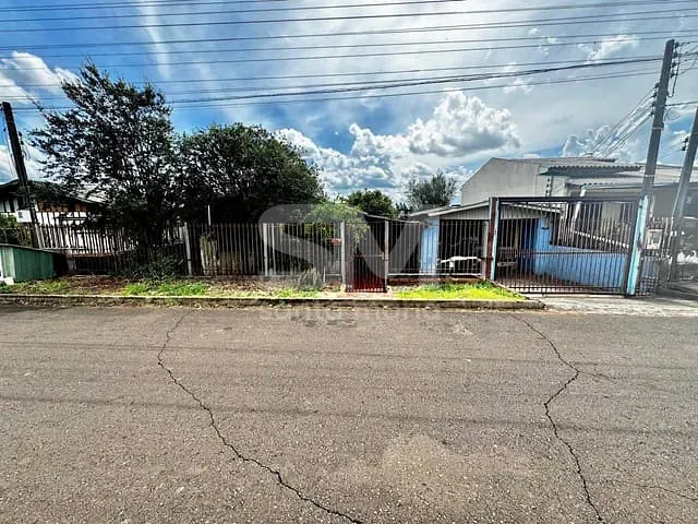 Casa com 100m² 2 quartos e 1 banheiro, à venda, no bairro SAIC em Chapecó