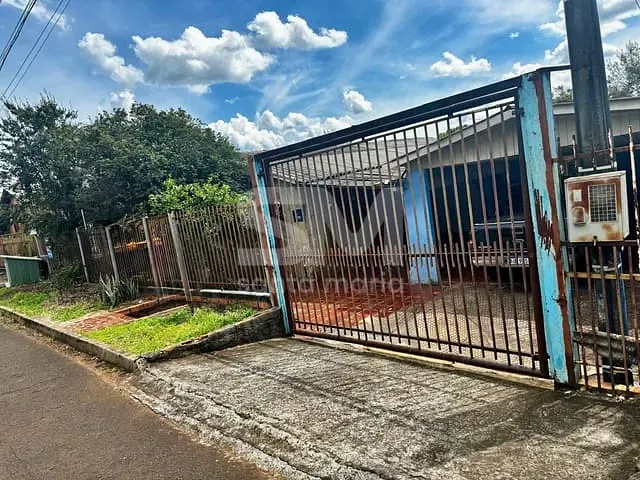 Casa com 100m² 2 quartos e 1 banheiro, à venda, no bairro SAIC em Chapecó