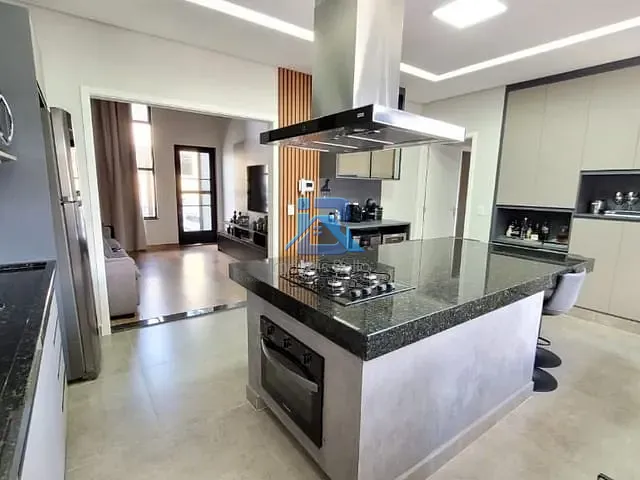 Casa com 163m² 3 quartos e 1 banheiro, à venda, no bairro Centro em Itatiba