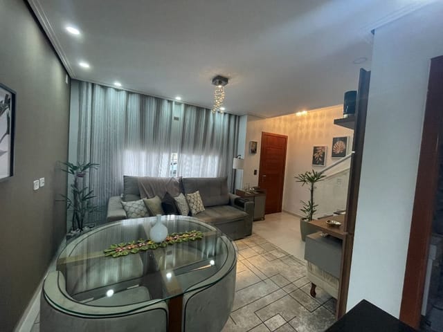 Casa com 120m² 2 quartos e 3 banheiros, à venda, no bairro Chácara Pavoeiro em Cotia
