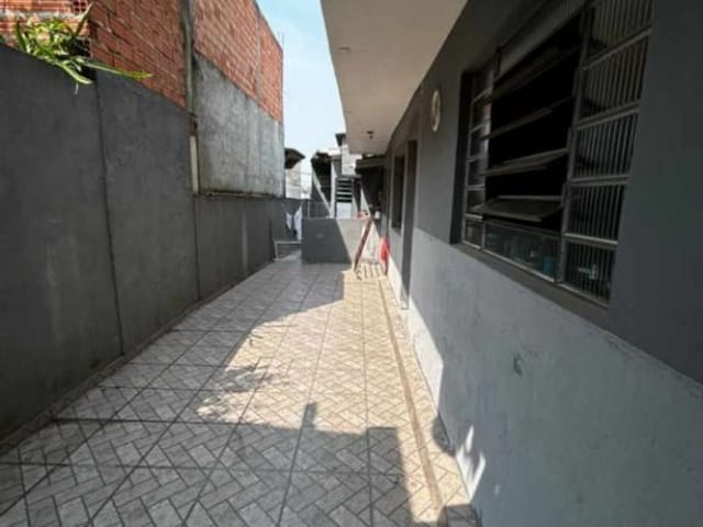 Casa com 200m² 5 quartos e 4 banheiros, à venda, no bairro Vila Cristina em Carapicuíba