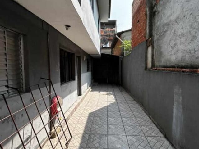 Casa com 200m² 5 quartos e 4 banheiros, à venda, no bairro Vila Cristina em Carapicuíba