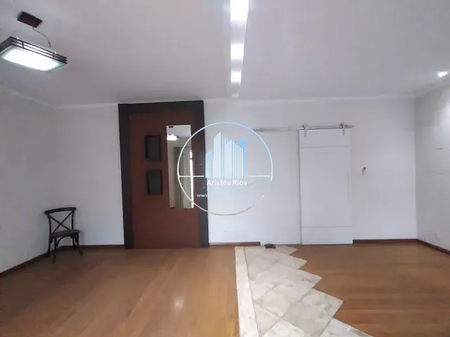 Casa com 120m², para alugar, no bairro Centro em Pouso Alegre