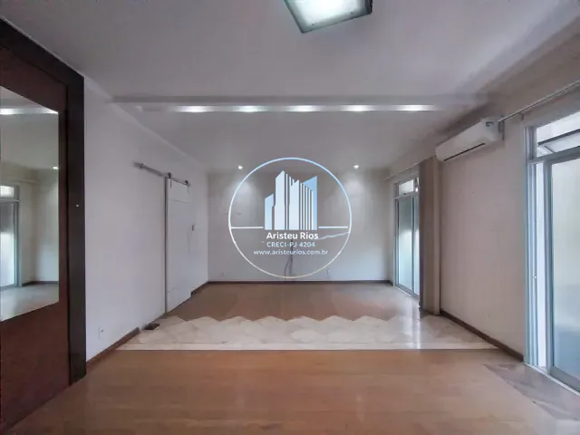 Casa com 120m², para alugar, no bairro Centro em Pouso Alegre
