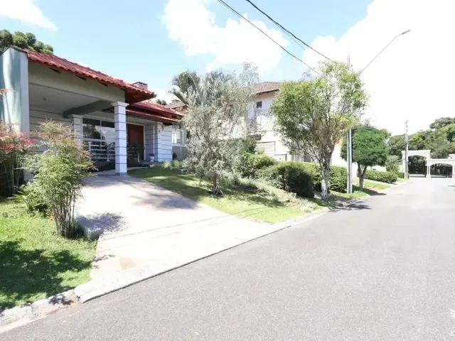 Casa com 586m² 3 quartos e 4 banheiros, à venda, no bairro São Braz em Curitiba