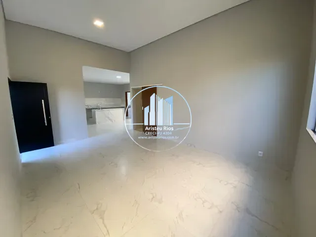 Casa com 316m² 3 quartos e 2 banheiros, à venda, no bairro Setvillage Las Palmas em Pouso Alegre