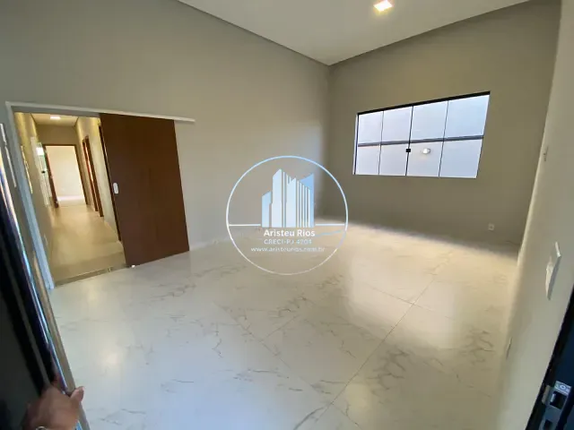 Casa com 316m² 3 quartos e 2 banheiros, à venda, no bairro Setvillage Las Palmas em Pouso Alegre