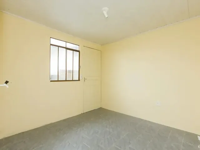 Casa 2 quartos e 1 banheiro, para alugar, no bairro Santa Felicidade em Curitiba