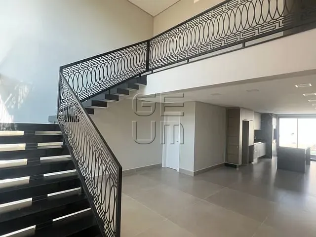 Casa com 256m² 4 quartos e 6 banheiros, à venda, no bairro Taua Araçari  em Londrina