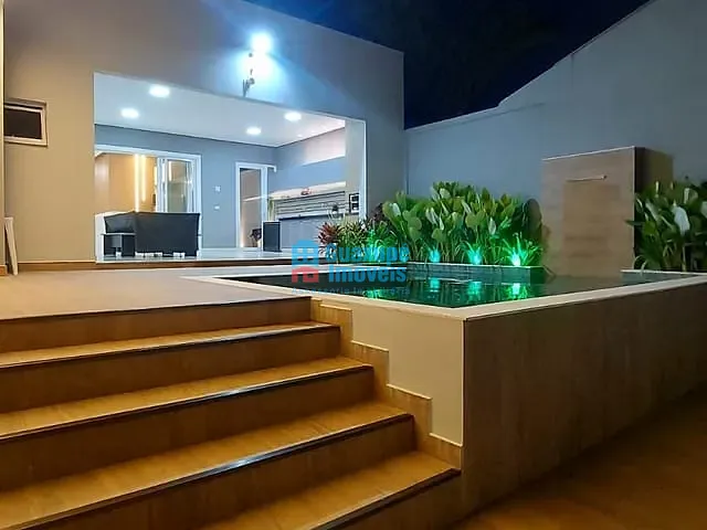 Casa 4 quartos e 3 banheiros, à venda, no bairro Residencial Nova Floresta em Guaxupé