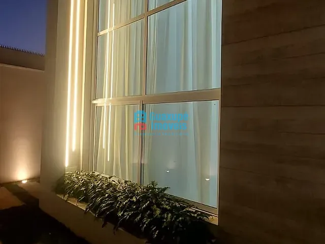 Casa 4 quartos e 3 banheiros, à venda, no bairro Residencial Nova Floresta em Guaxupé