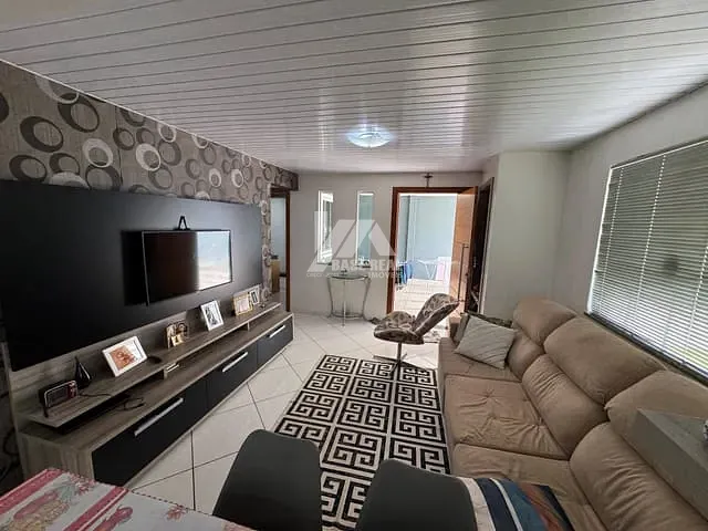 Casa 2 quartos e 2 banheiros, à venda, no bairro Alto da XV em Guarapuava