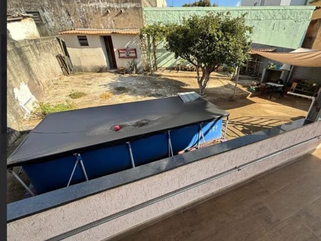 Casa com 438m² 4 quartos e 1 banheiro, à venda, no bairro Petrolândia em Contagem