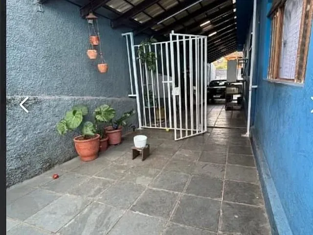 Casa com 438m² 4 quartos e 1 banheiro, à venda, no bairro Petrolândia em Contagem