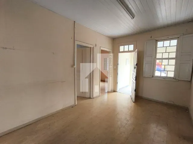 Casa com 369m² 2 quartos e 1 banheiro, à venda, no bairro Anhangabaú em Jundiaí