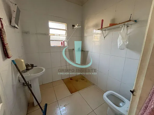 Casa com 185m² 1 quarto e 1 banheiro, à venda, no bairro Vila Cidade Industrial (Vila Xavier) em Araraquara