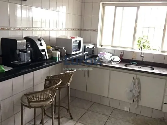 Casa com 250m² 4 quartos e 3 banheiros, à venda, no bairro Castelo em Valinhos