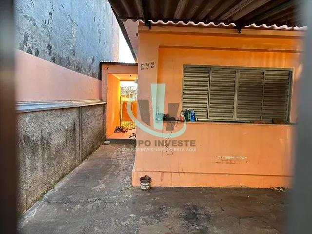 Casa com 185m² 1 quarto e 1 banheiro, à venda, no bairro Vila Cidade Industrial (Vila Xavier) em Araraquara
