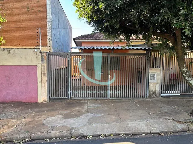 Casa com 185m² 1 quarto e 1 banheiro, à venda, no bairro Vila Cidade Industrial (Vila Xavier) em Araraquara