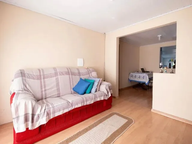 Casa 3 quartos e 1 banheiro, à venda, no bairro Augusta em Curitiba