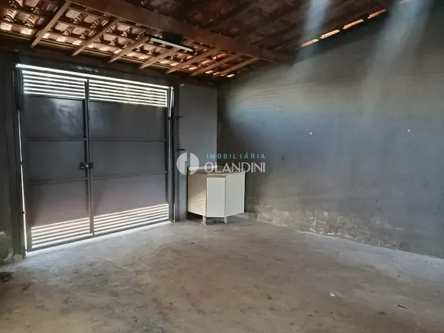 Casa com 200m² 2 quartos e 1 banheiro, à venda, no bairro Desmembramento Blumenau III em Artur Nogueira