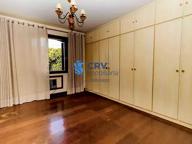 Casa com 1498m² 5 quartos e 6 banheiros, à venda ou para alugar, no bairro Quebec em Londrina