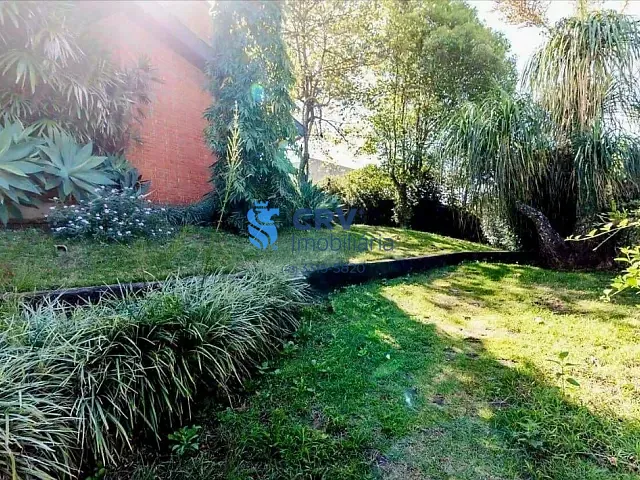 Casa com 1498m² 5 quartos e 6 banheiros, à venda ou para alugar, no bairro Quebec em Londrina
