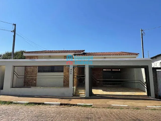 Casa com 336m² 3 quartos e 2 banheiros, à venda, no bairro Jardim Planalto em Guaxupé