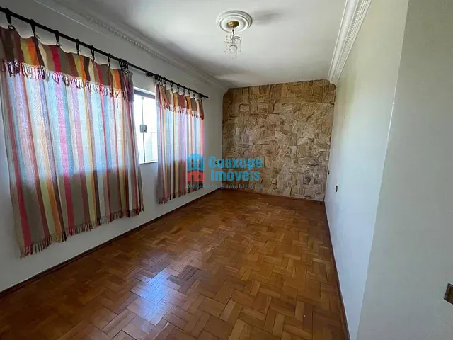 Casa com 336m² 3 quartos e 2 banheiros, à venda, no bairro Jardim Planalto em Guaxupé