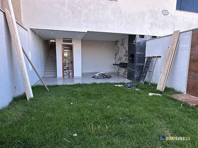 Casa 3 quartos e 3 banheiros, à venda, no bairro Cidade Nova em Santana do Paraíso