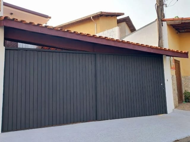 Casa com 125m² 2 quartos e 2 banheiros, à venda, no bairro Jardim Sabiá em Cotia