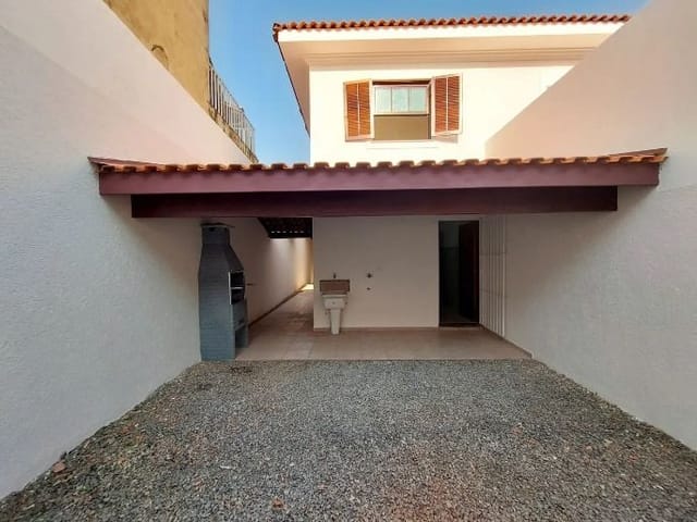 Casa com 125m² 2 quartos e 2 banheiros, à venda, no bairro Jardim Sabiá em Cotia