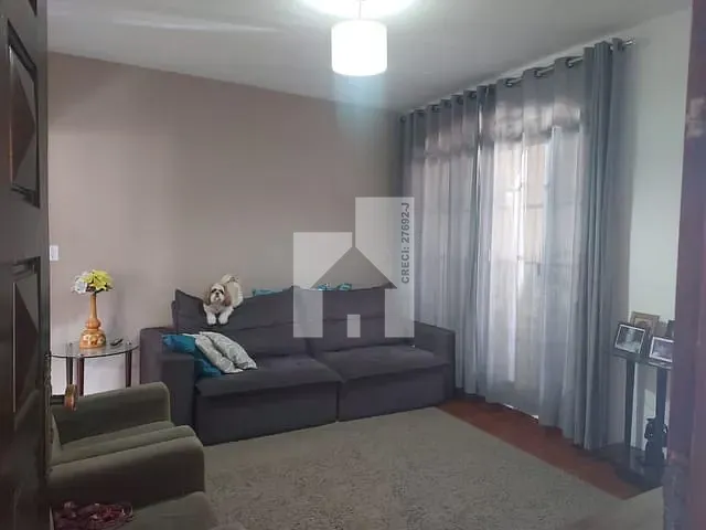 Casa com 200m² 2 quartos e 1 banheiro, à venda, no bairro Jardim Pacaembu em Jundiaí