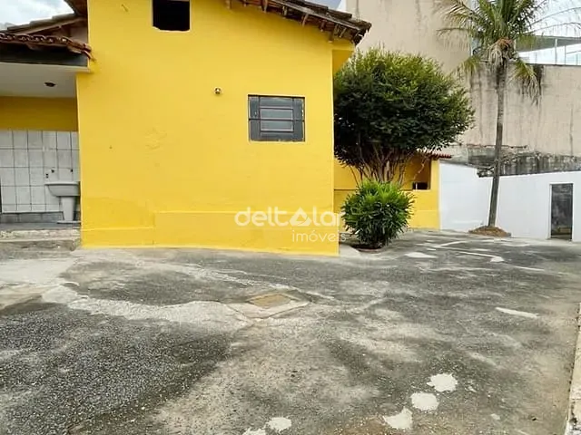 Casa com 180m² 2 quartos e 1 banheiro, para alugar, no bairro Jardim dos Comérciarios em Belo Horizonte