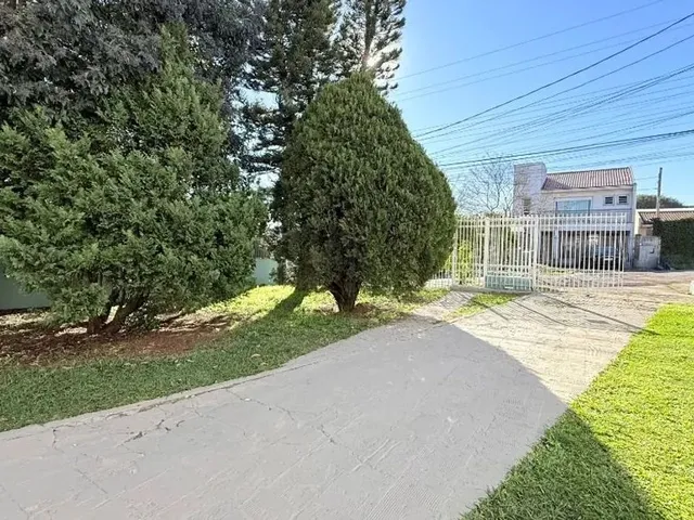 Casa com 520m² 4 quartos e 3 banheiros, à venda, no bairro Santa Felicidade em Curitiba