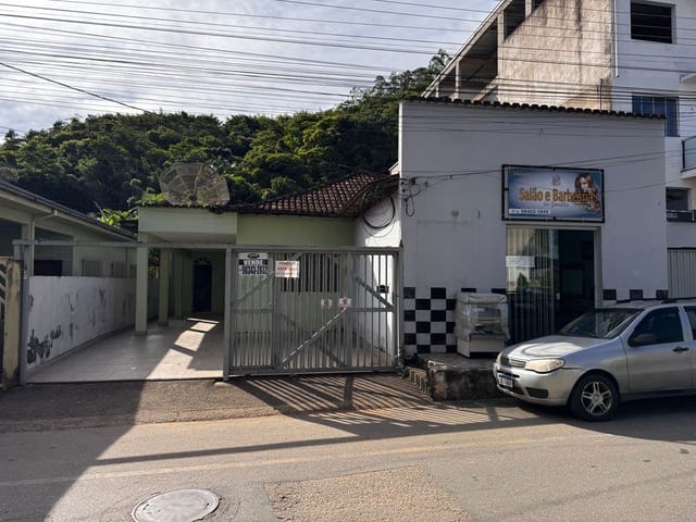 Casa 7 quartos e 2 banheiros, à venda, no bairro Centro em Santana do Paraíso