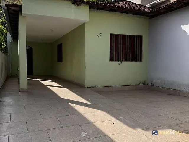 Casa 7 quartos e 2 banheiros, à venda, no bairro Centro em Santana do Paraíso