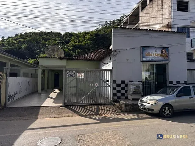 Casa 7 quartos e 2 banheiros, à venda, no bairro Centro em Santana do Paraíso