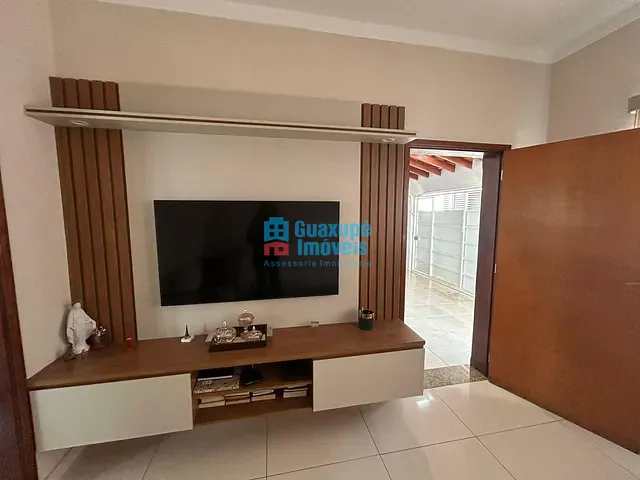 Casa com 250m² 3 quartos e 2 banheiros, à venda, no bairro Jardim Três Rosas em Guaxupé