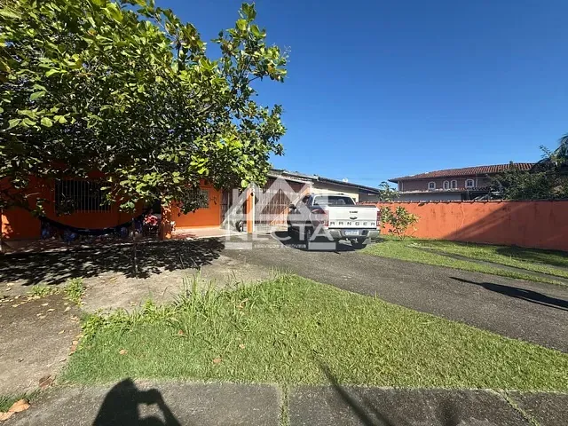 Casa com 490m² 2 quartos e 2 banheiros, à venda, no bairro Jardim das Gaivotas em Caraguatatuba