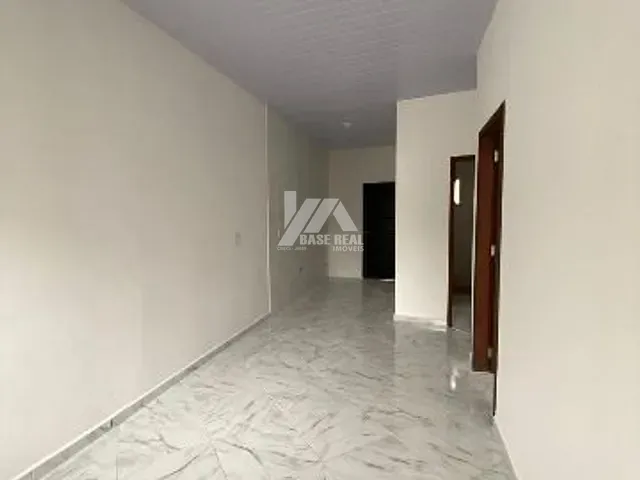 Casa 2 quartos e 1 banheiro, à venda, no bairro Cará-cará em Ponta Grossa