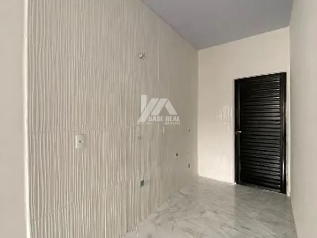 Casa 2 quartos e 1 banheiro, à venda, no bairro Cará-cará em Ponta Grossa