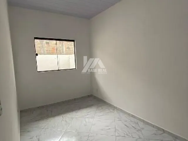 Casa 2 quartos e 1 banheiro, à venda, no bairro Cará-cará em Ponta Grossa