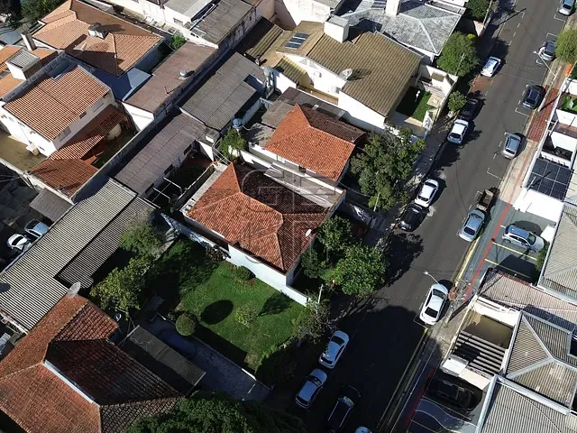 Casa com 334m² 4 quartos e 2 banheiros, à venda, no bairro Jardim Monções em Londrina