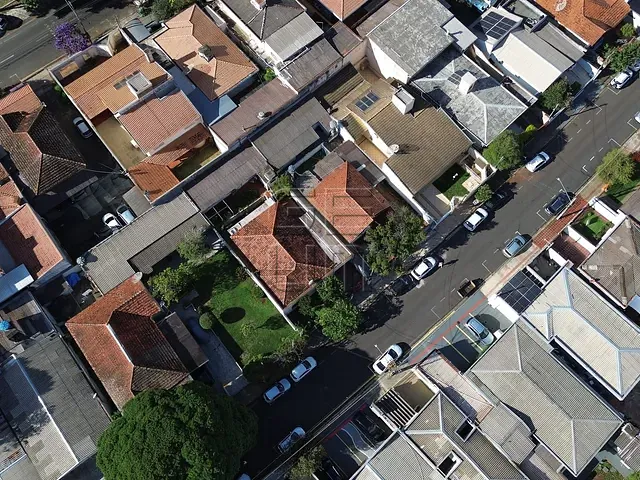 Casa com 334m² 4 quartos e 2 banheiros, à venda, no bairro Jardim Monções em Londrina