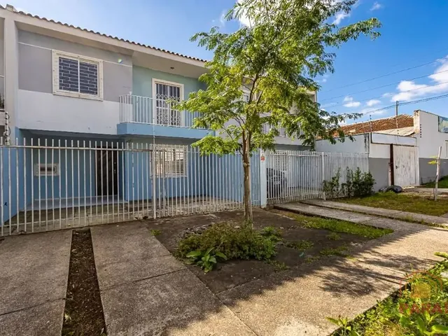 Casa 3 quartos e 2 banheiros, para alugar, no bairro Fanny em Curitiba